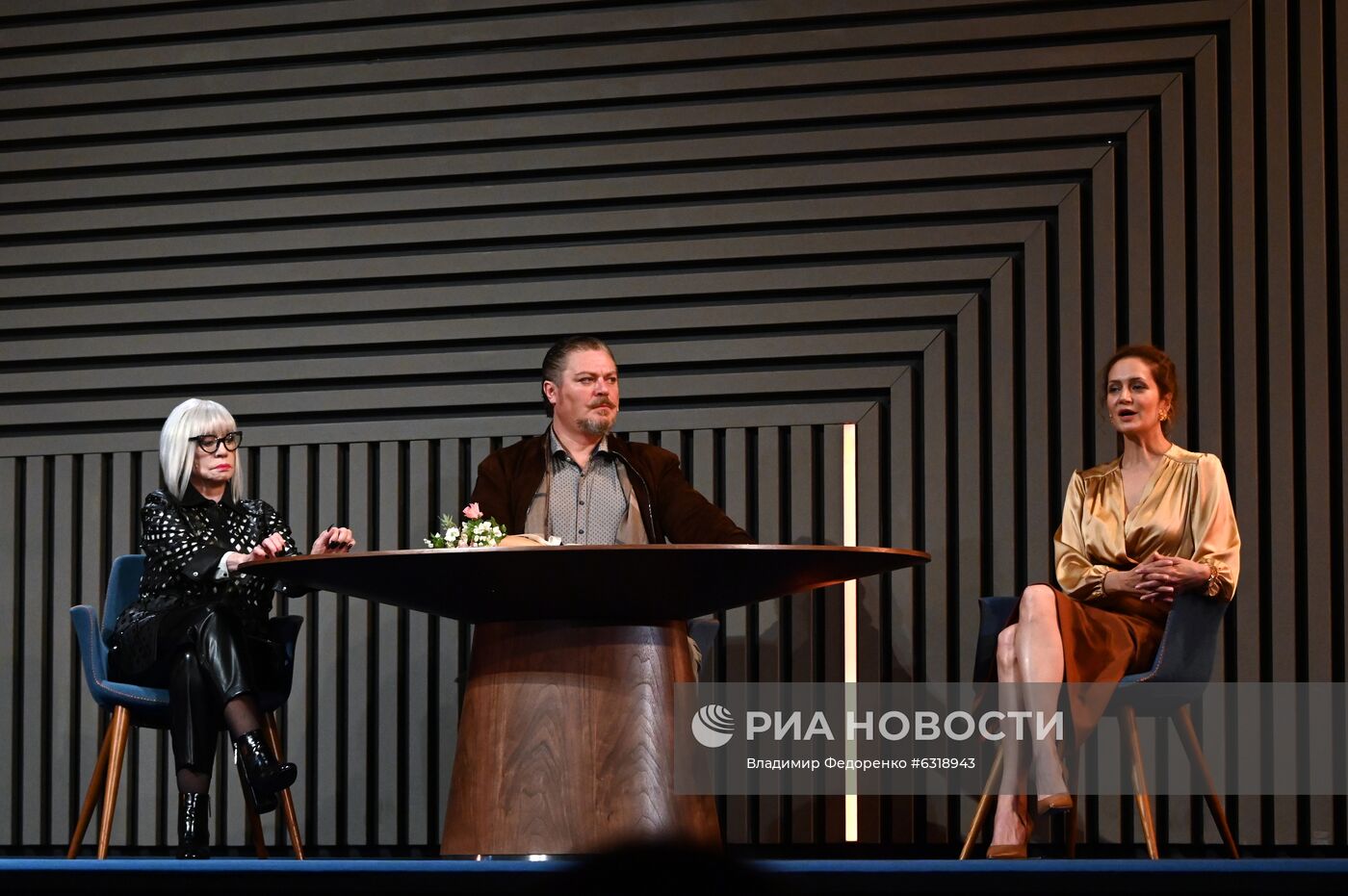 Спектакль "Ложные признания" в театре имени А. С. Пушкина