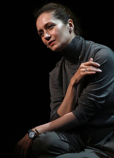 Спектакль "Ложные признания" в театре имени А. С. Пушкина