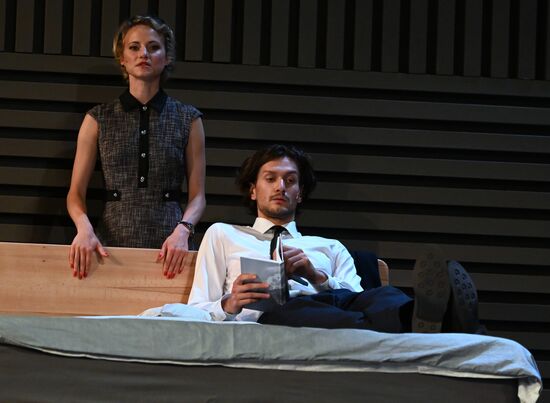 Спектакль "Ложные признания" в театре имени А. С. Пушкина