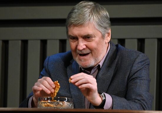 Спектакль "Ложные признания" в театре имени А. С. Пушкина