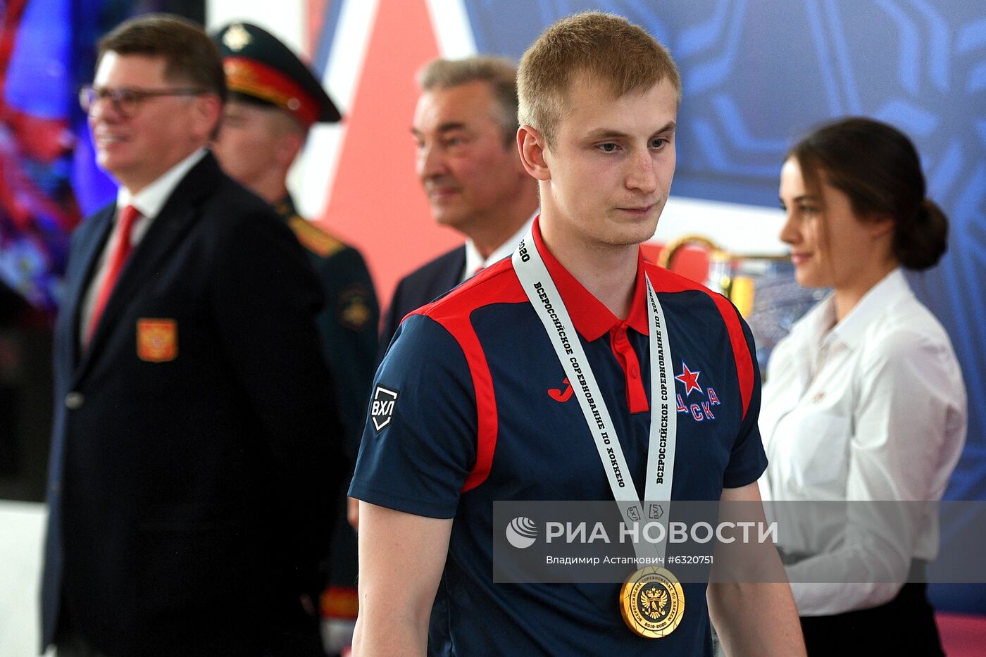 Награждение ХК ЦСКА золотыми медалями ЧР