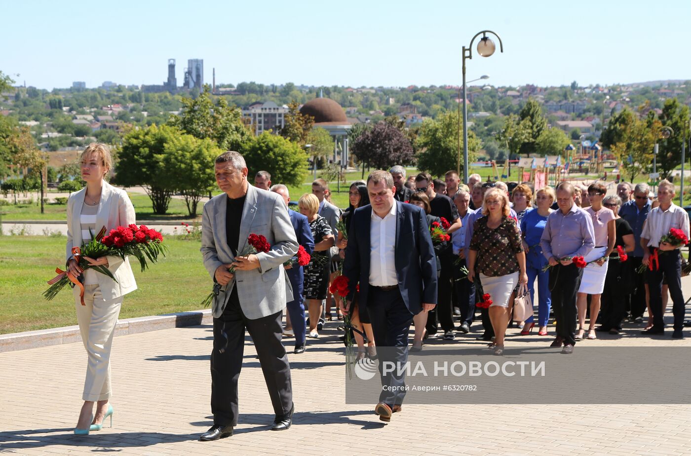 В Донецке почтили память первого главы ДНР А. Захарченко