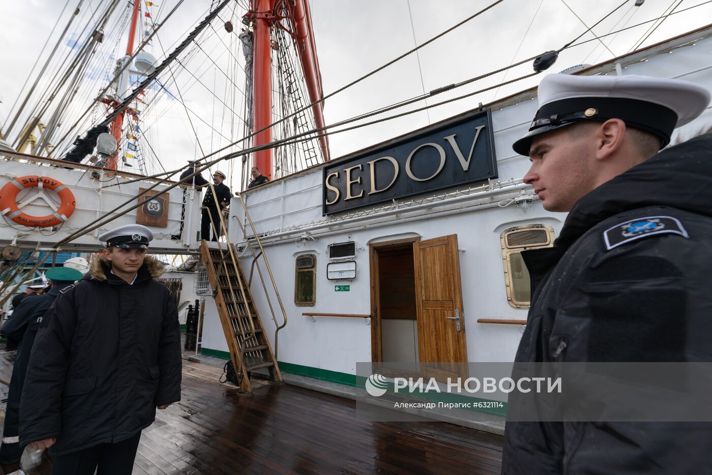 Парусное судно "Седов" зашло в порт Петропавловска-Камчатского