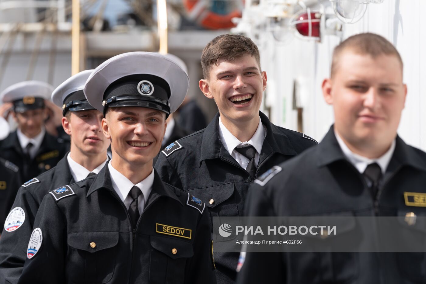 Парусное судно "Седов" зашло в порт Петропавловска-Камчатского