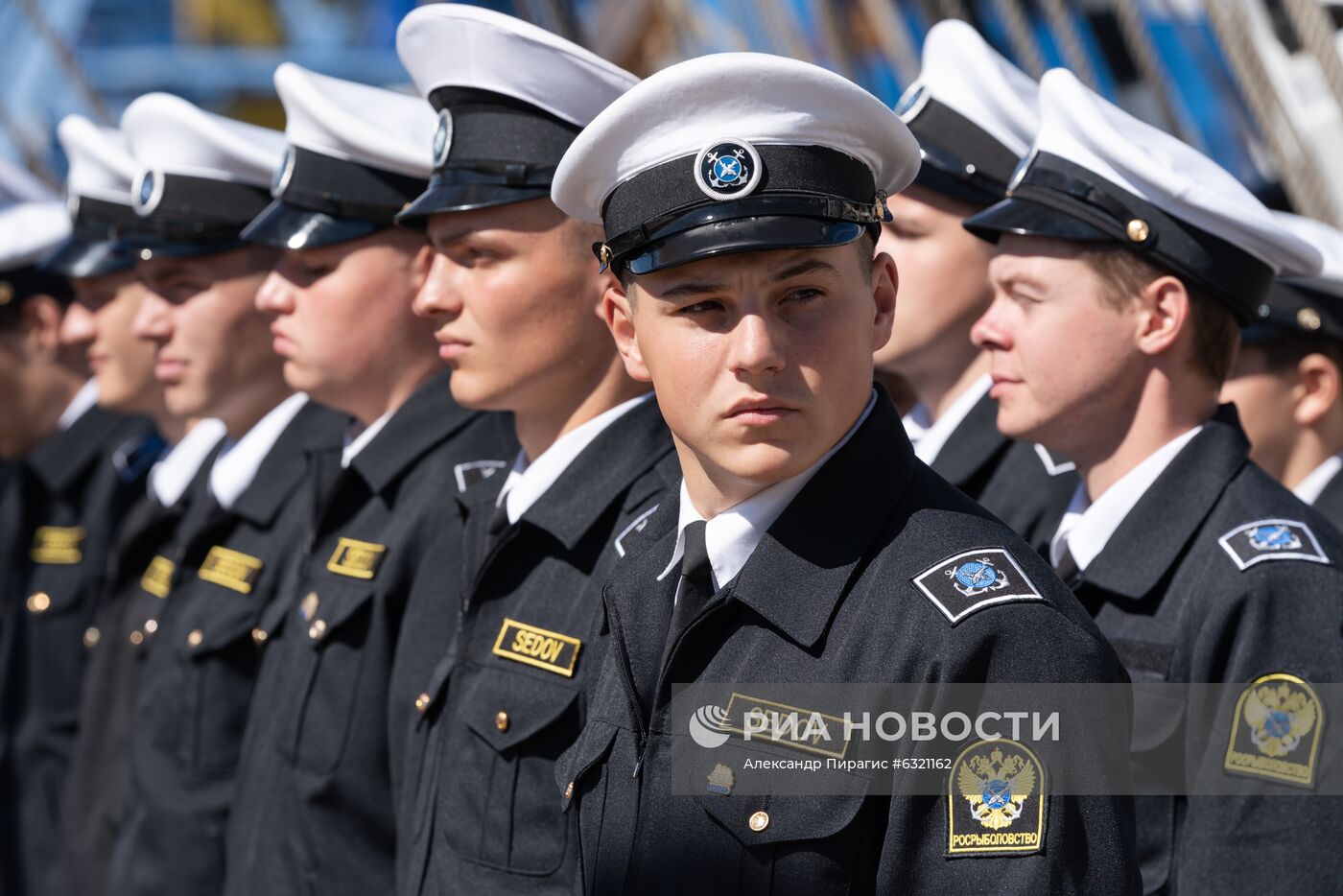 Парусное судно "Седов" зашло в порт Петропавловска-Камчатского