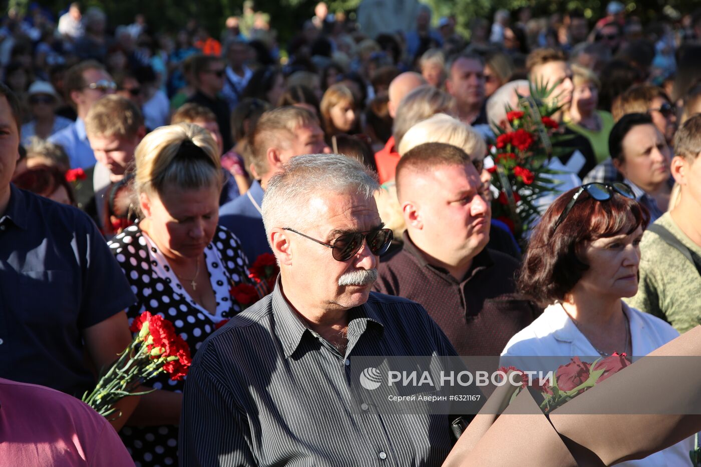 В Донецке почтили память первого главы ДНР А. Захарченко