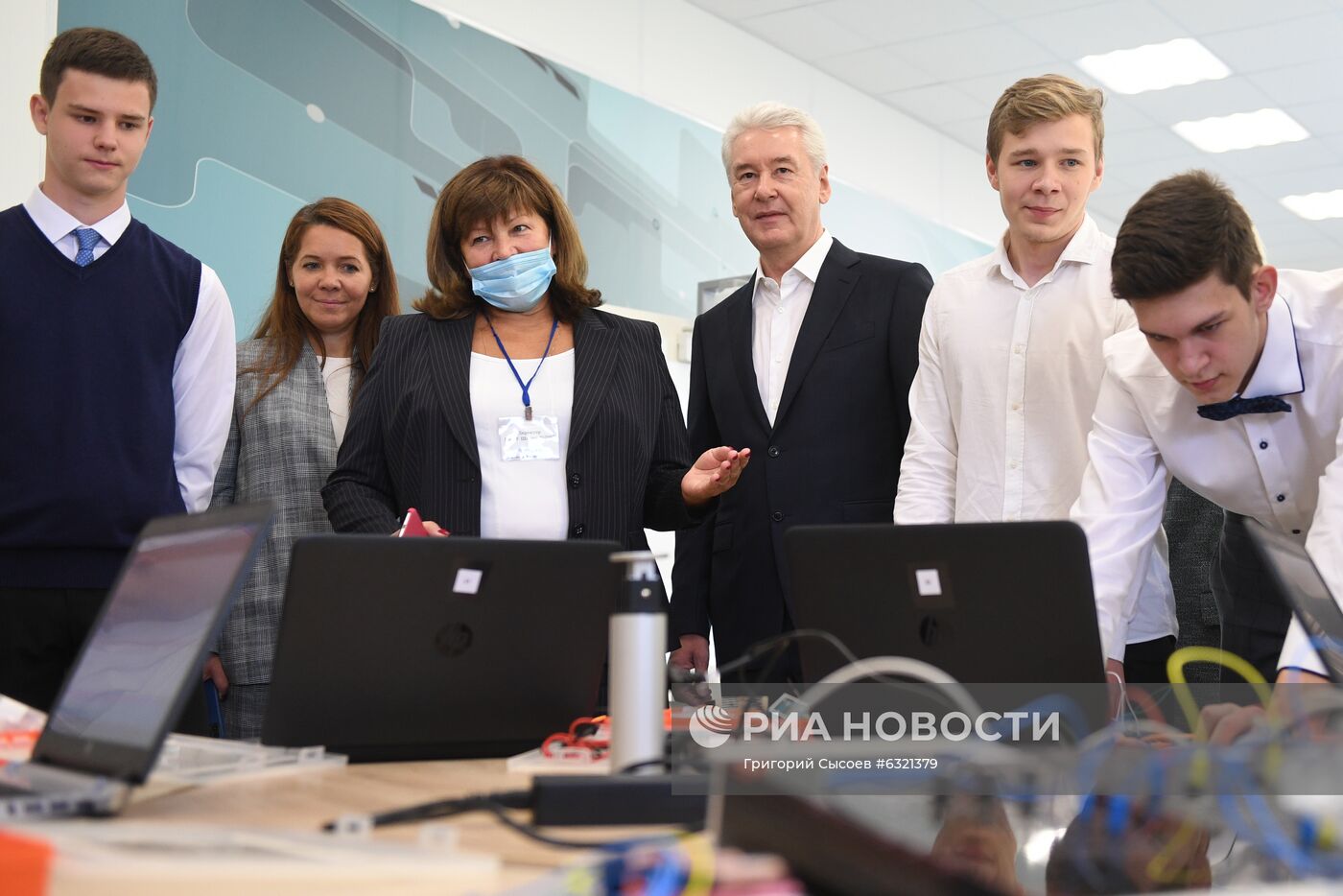 Мэр Москвы С. Собянин посетил одну из городских школ