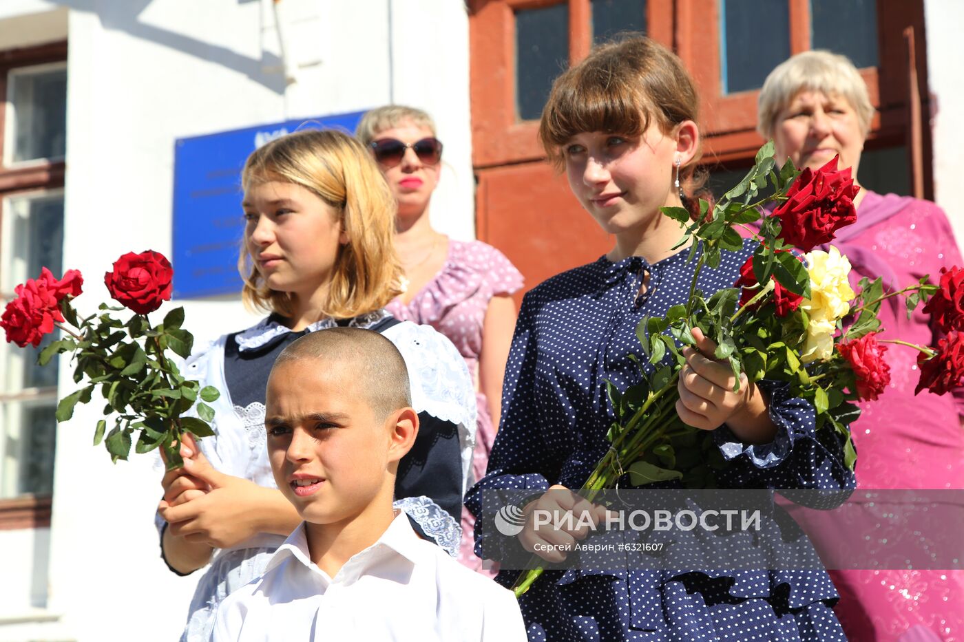 Начало учебного года в школе села Саханка Донецкой области
