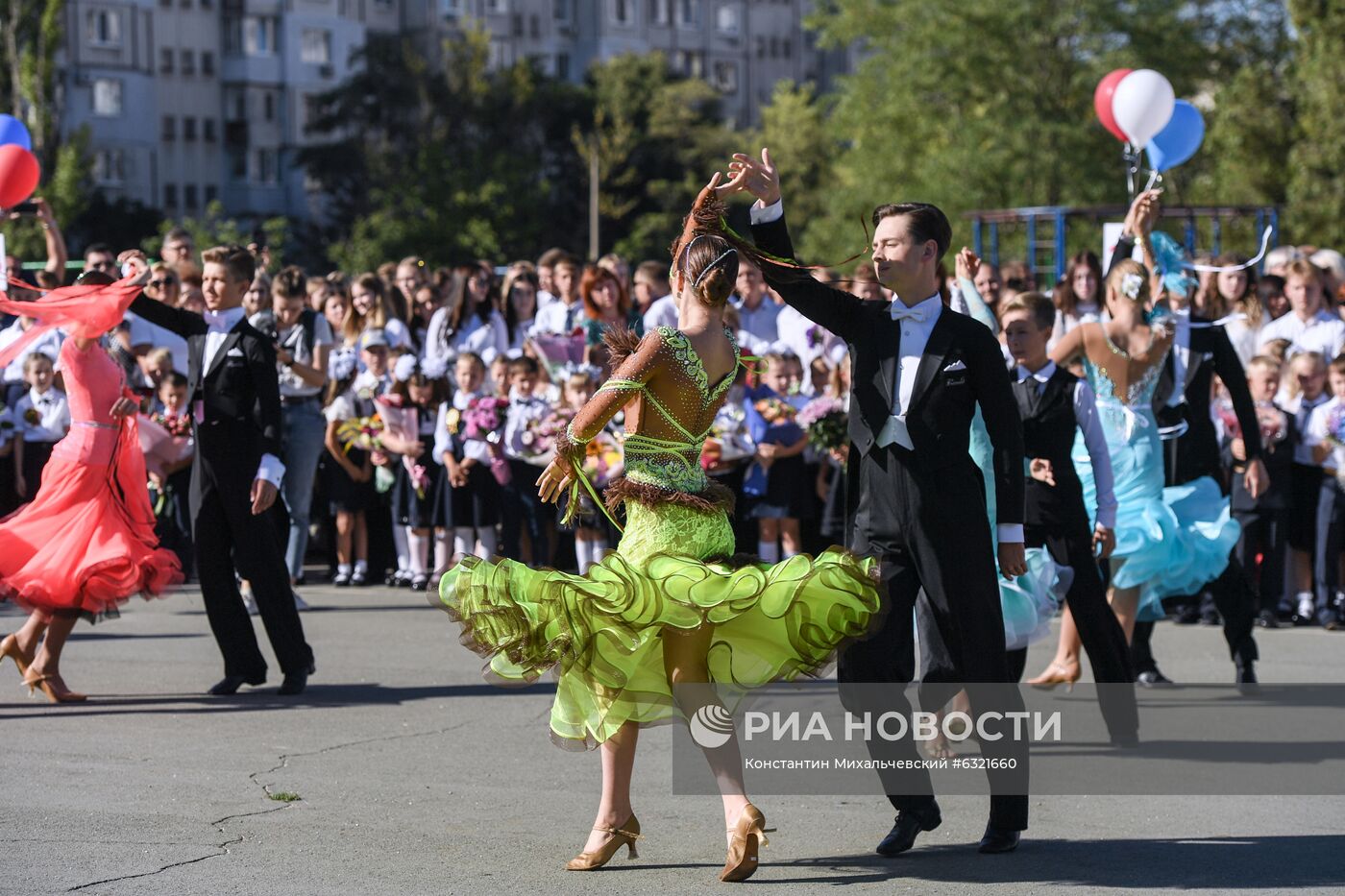 Начало учебного года в городах России