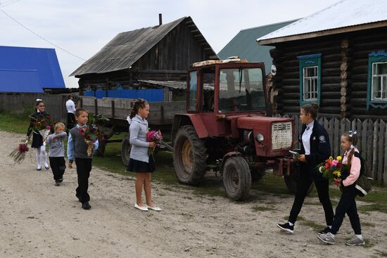 Сельская школа в селе Юрт-Акбалык