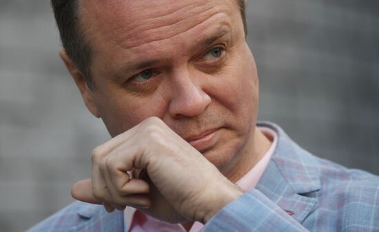 Рассмотрение ходатайства следствия о продлении срока пребывания под стражей И. Сафронову