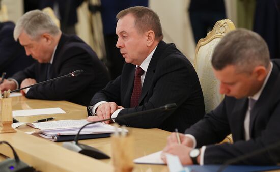 Переговоры министров иностранных дел РФ и Белоруссии С. Лаврова и В. Макея