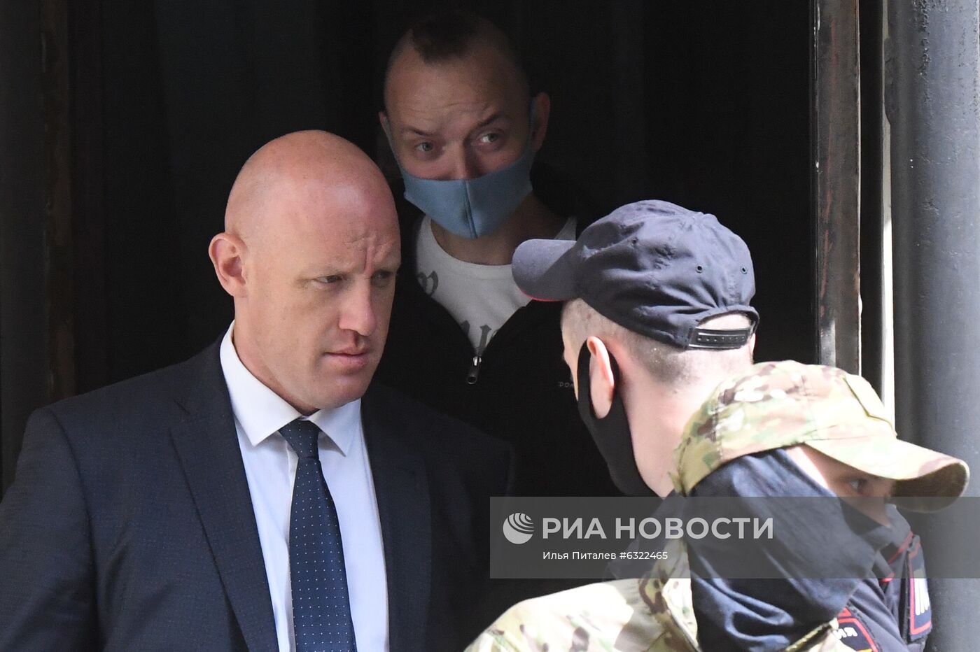 Рассмотрение ходатайства следствия о продлении срока пребывания под стражей И. Сафронову