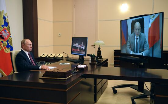 Президент РФ В. Путин провел встречу с врио губернатора Севастополя М. Развожаевым