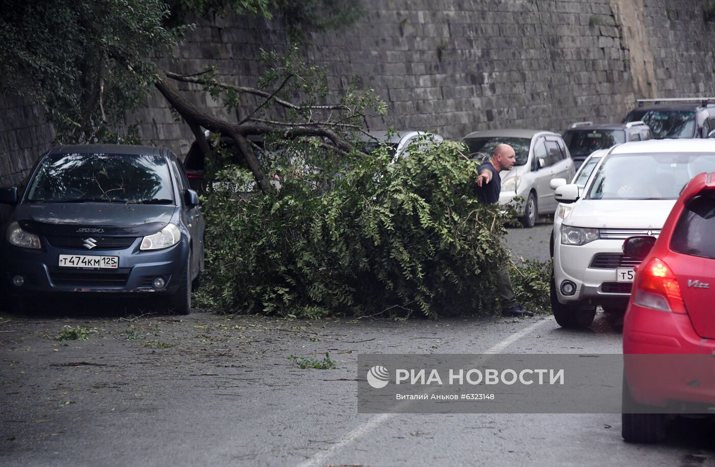 Последствия урагана во Владивостоке