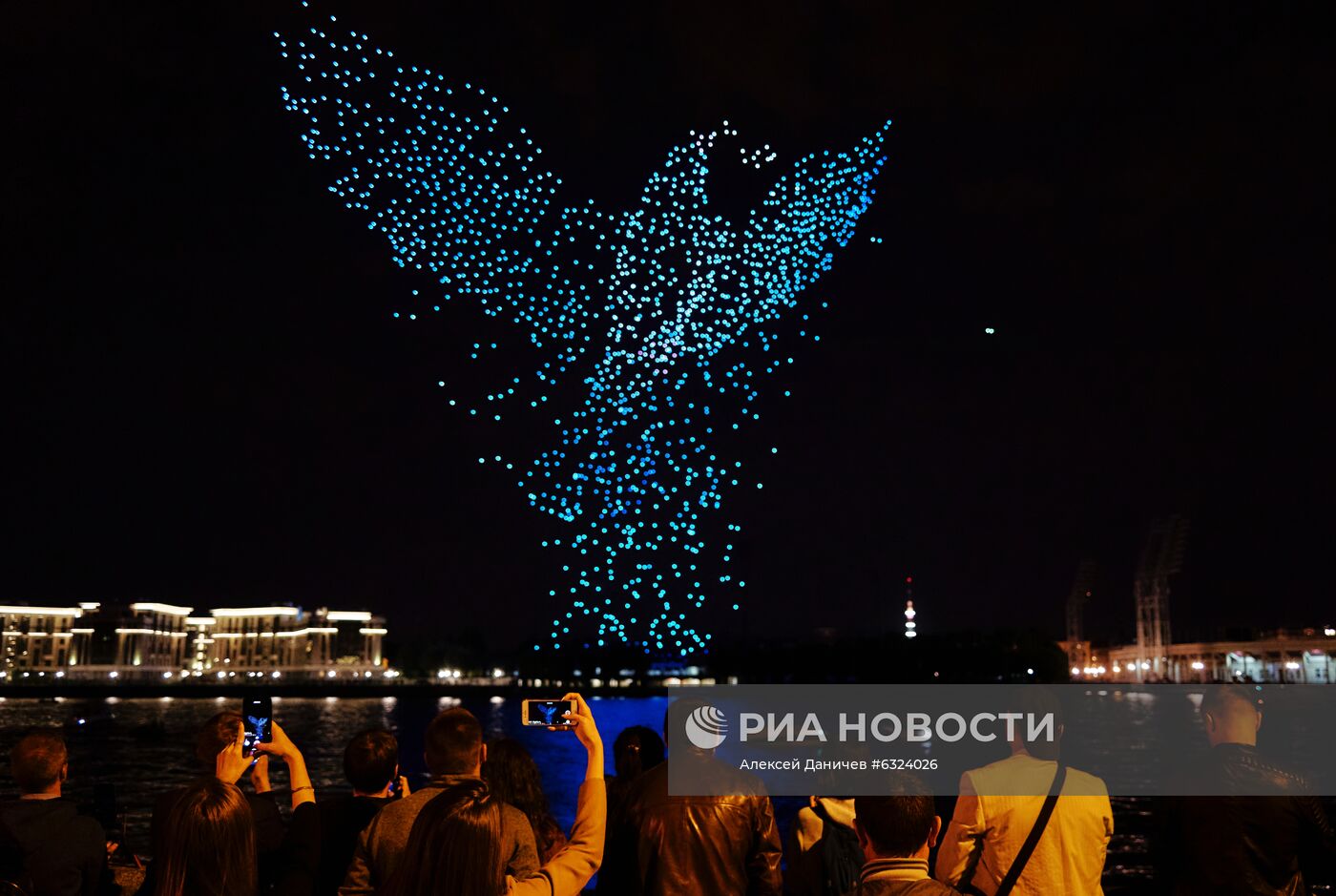 Световое шоу беспилотников в Санкт-Петербурге
