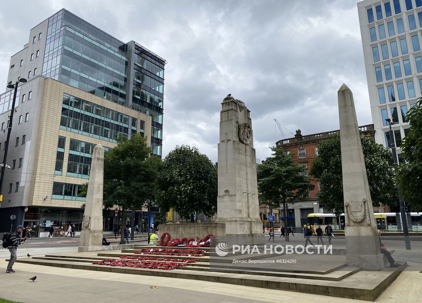 Мемориал советским солдатам открыли в Манчестере