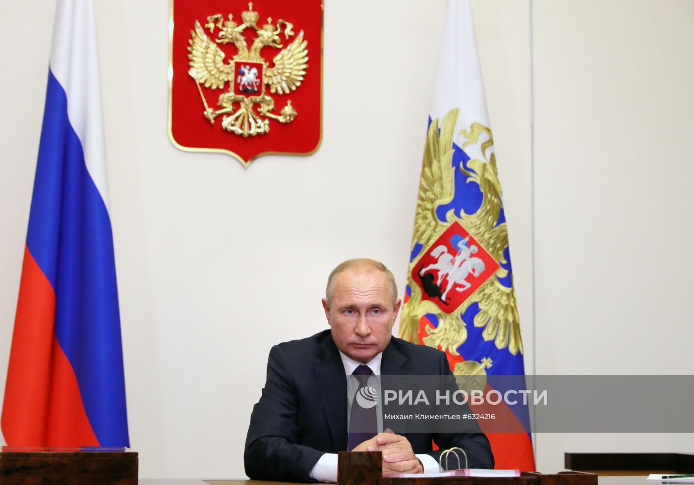 Президент РФ В. Путин провел встречу с мэром Москвы С. Собяниным