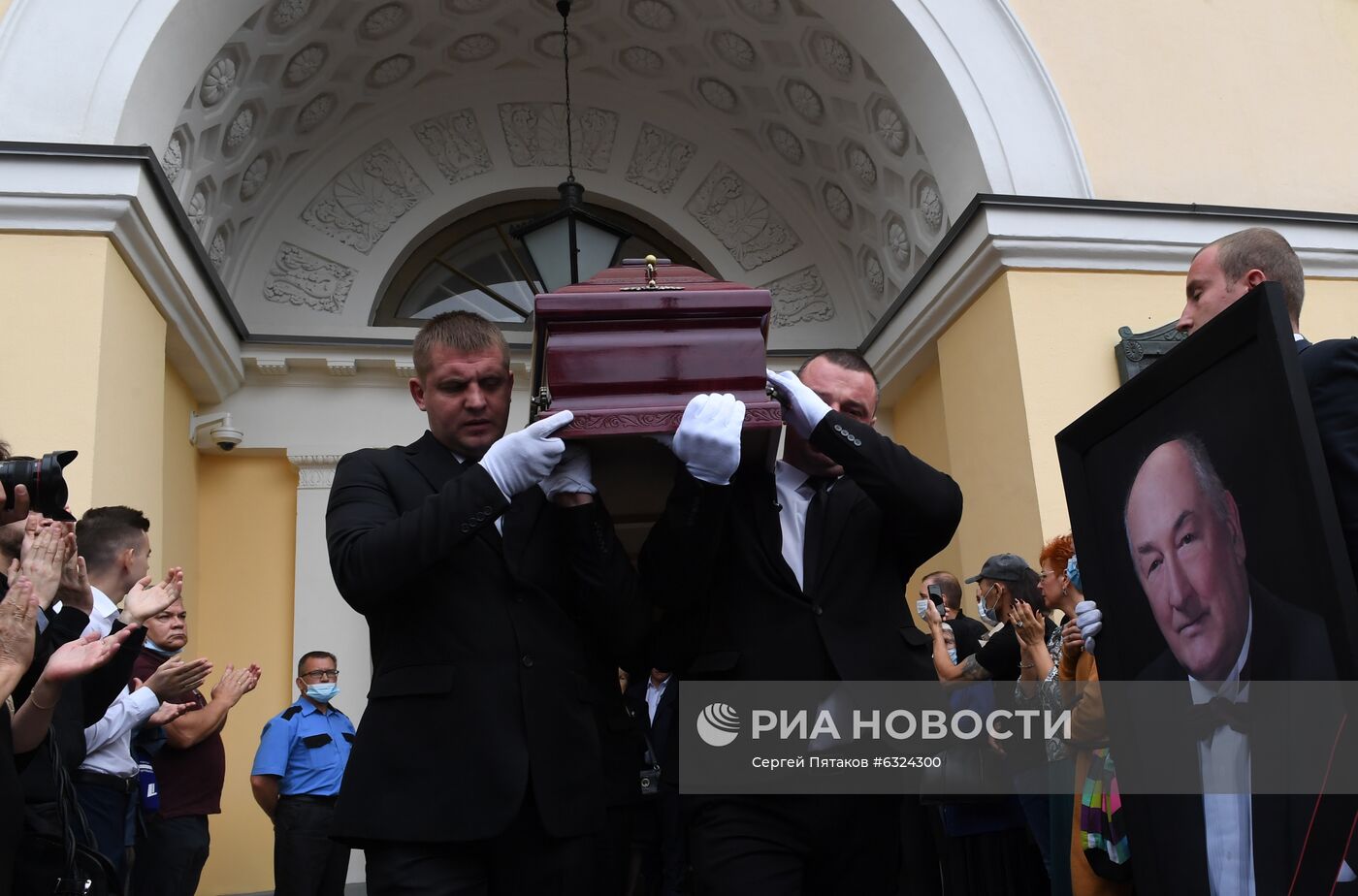 Прощание с народным артистом России Б. Клюевым