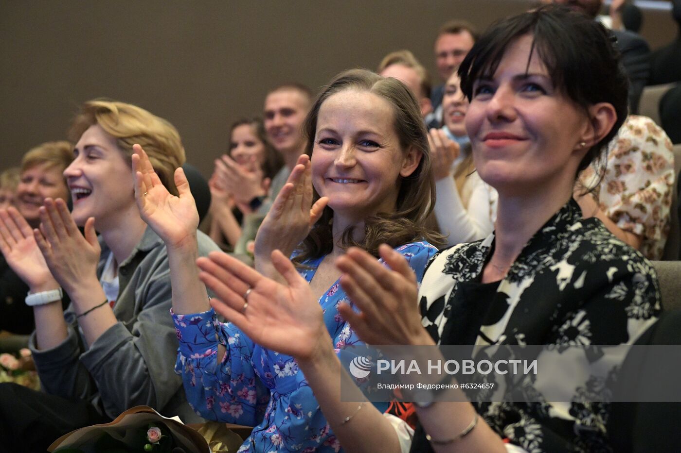 Сбор труппы в театре Табакова