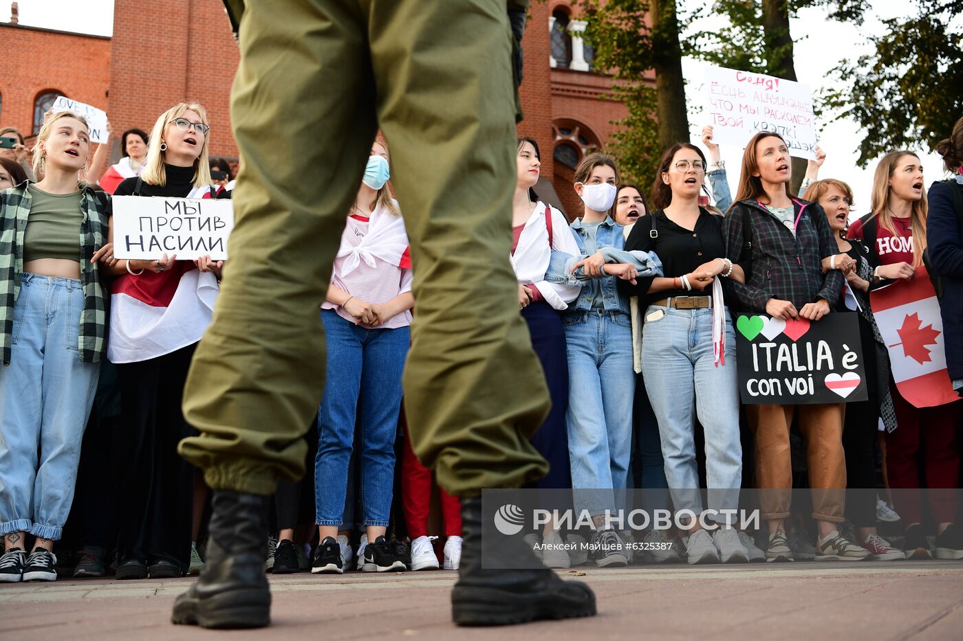 Протестная акция женщин в Минске