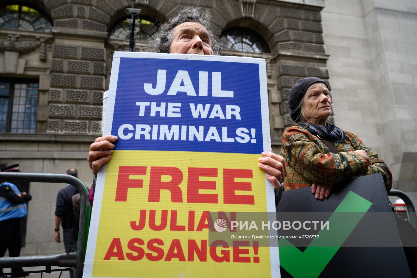 Возобновление слушаний по делу об экстрадиции Дж. Ассанжа в США