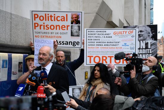 Возобновление слушаний по делу об экстрадиции Дж. Ассанжа в США