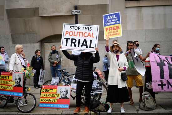 Возобновление слушаний по делу об экстрадиции Дж. Ассанжа в США