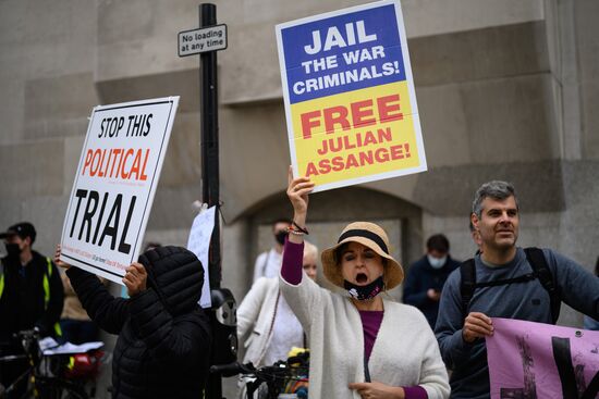 Возобновление слушаний по делу об экстрадиции Дж. Ассанжа в США