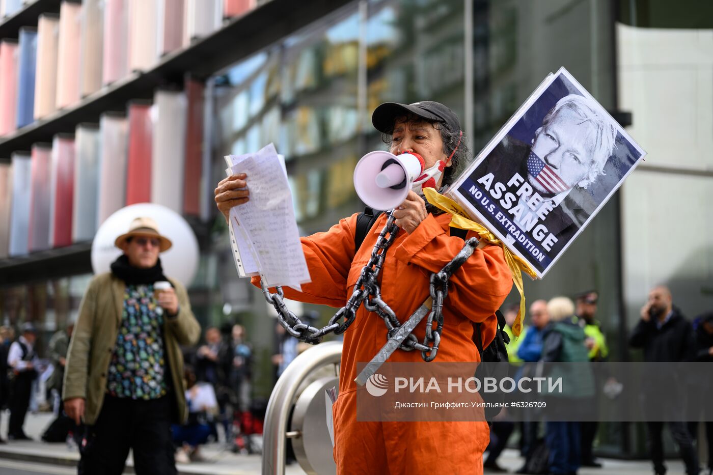 Возобновление слушаний по делу об экстрадиции Дж. Ассанжа в США
