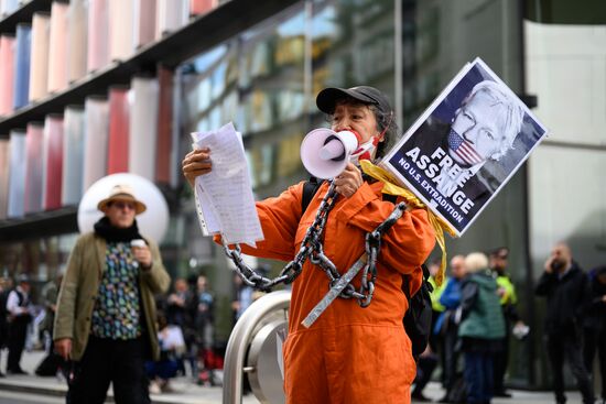 Возобновление слушаний по делу об экстрадиции Дж. Ассанжа в США