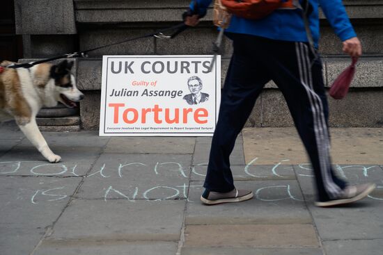 Возобновление слушаний по делу об экстрадиции Дж. Ассанжа в США