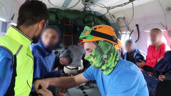 Потерявшихся детей эвакуировали на вертолете с горы Ачишхо