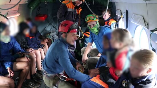 Потерявшихся детей эвакуировали на вертолете с горы Ачишхо