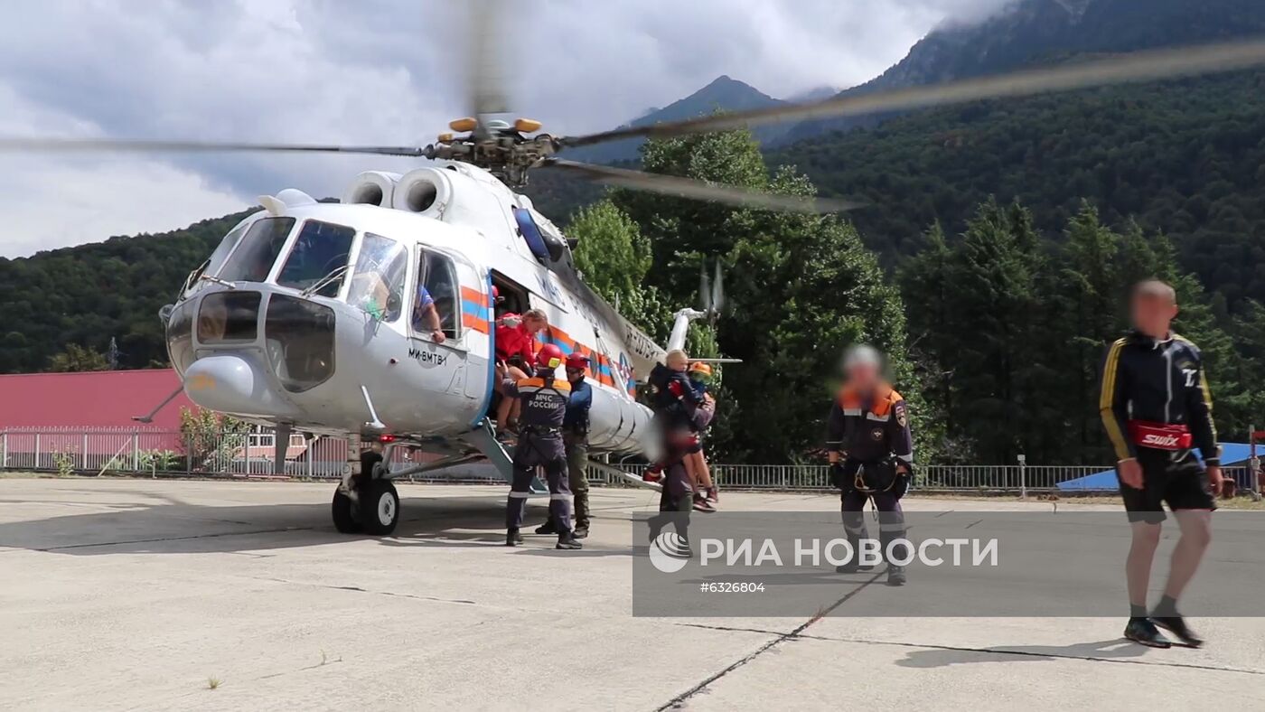Потерявшихся детей эвакуировали на вертолете с горы Ачишхо