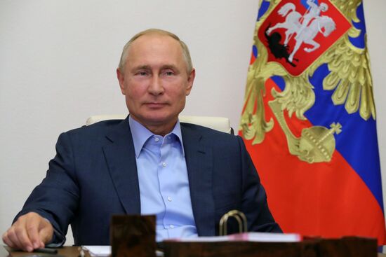 Президент РФ В. Путин провел встречу с победителями конкурса "Лидеры России"