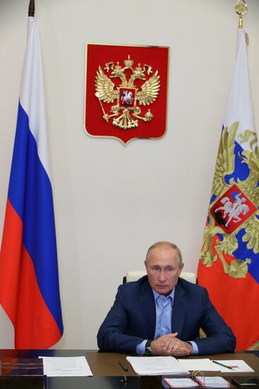 Президент РФ В. Путин провел встречу с победителями конкурса "Лидеры России"