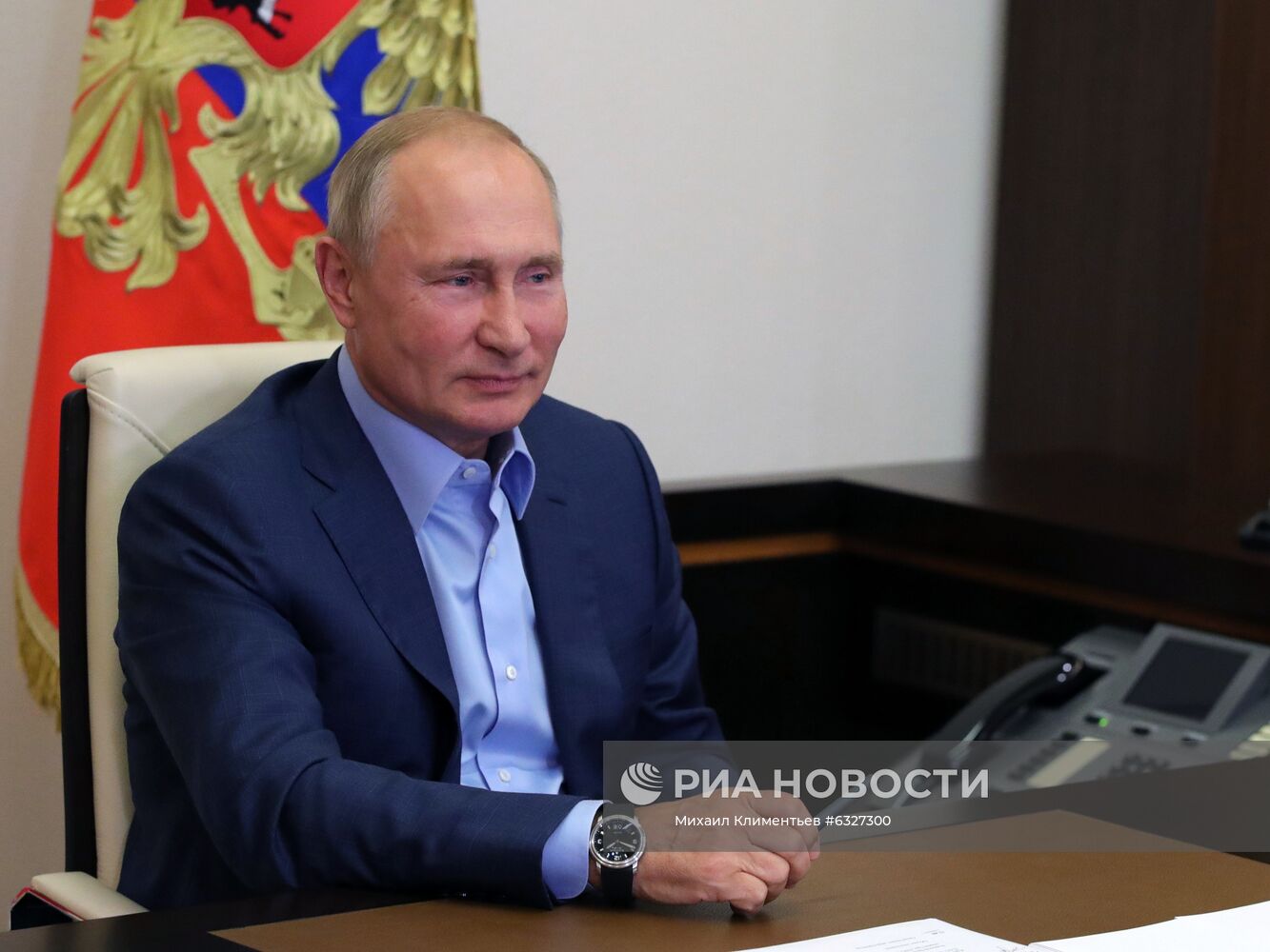 Президент РФ В. Путин провел встречу с победителями конкурса "Лидеры России"