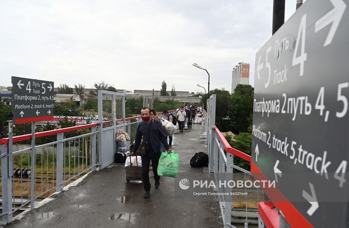 Посадка на вывозной поезд из Ростова-на-Дону в Узбекистан 