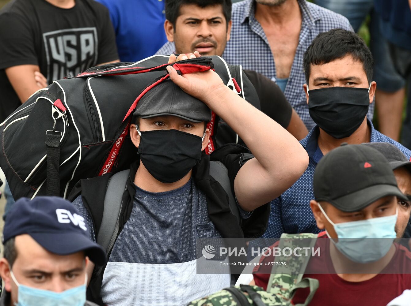 Посадка на вывозной поезд из Ростова-на-Дону в Узбекистан 