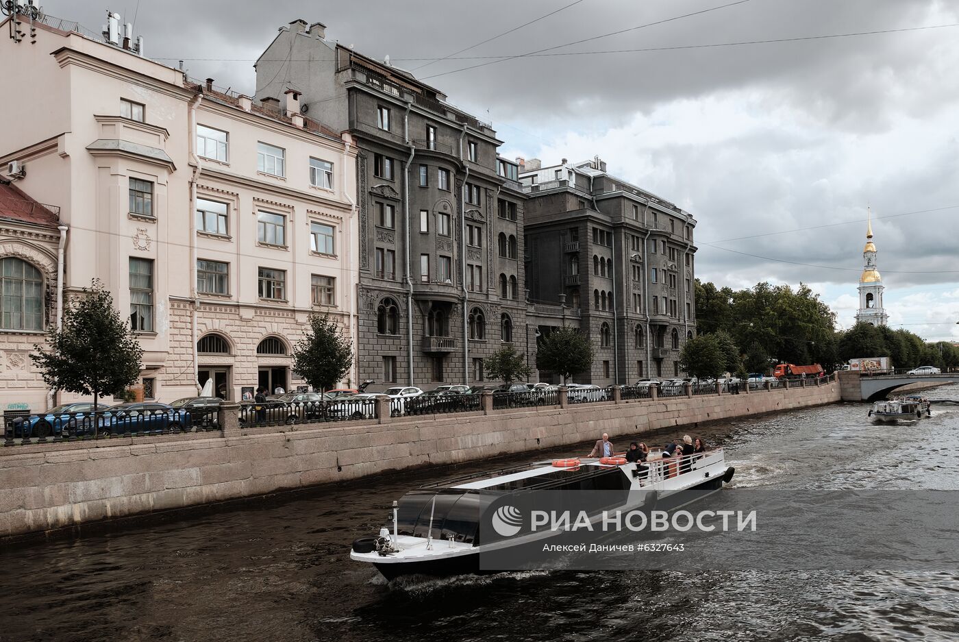 Прогулочные корабли на Крюковом канале в Санкт-Петербурге. Место: Россия, Санкт-Петербург. Автор: Алексей Даничев/РИА Новости. Города России. Санкт-Петербург