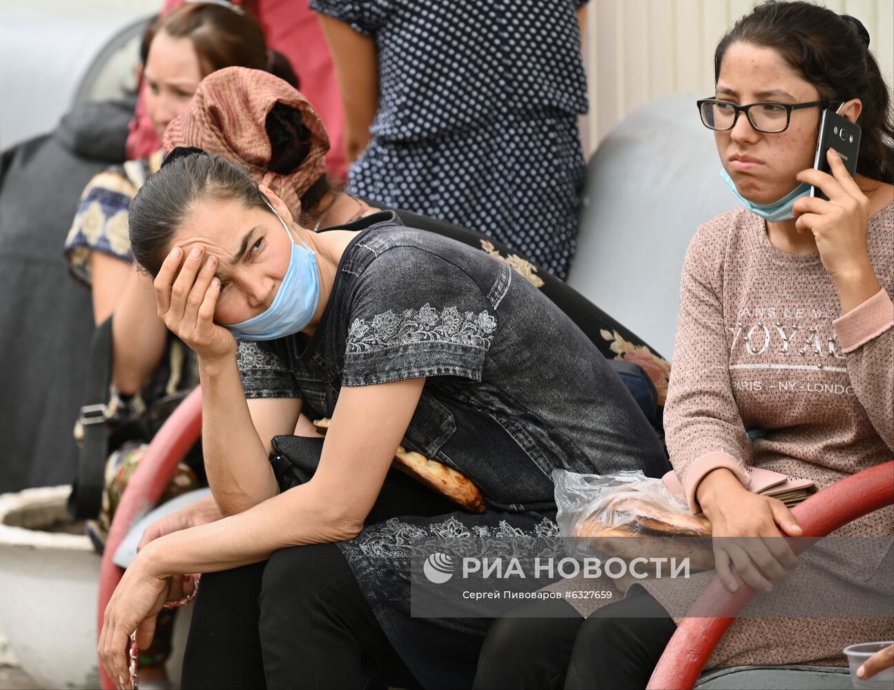 Посадка на вывозной поезд из Ростова-на-Дону в Узбекистан 