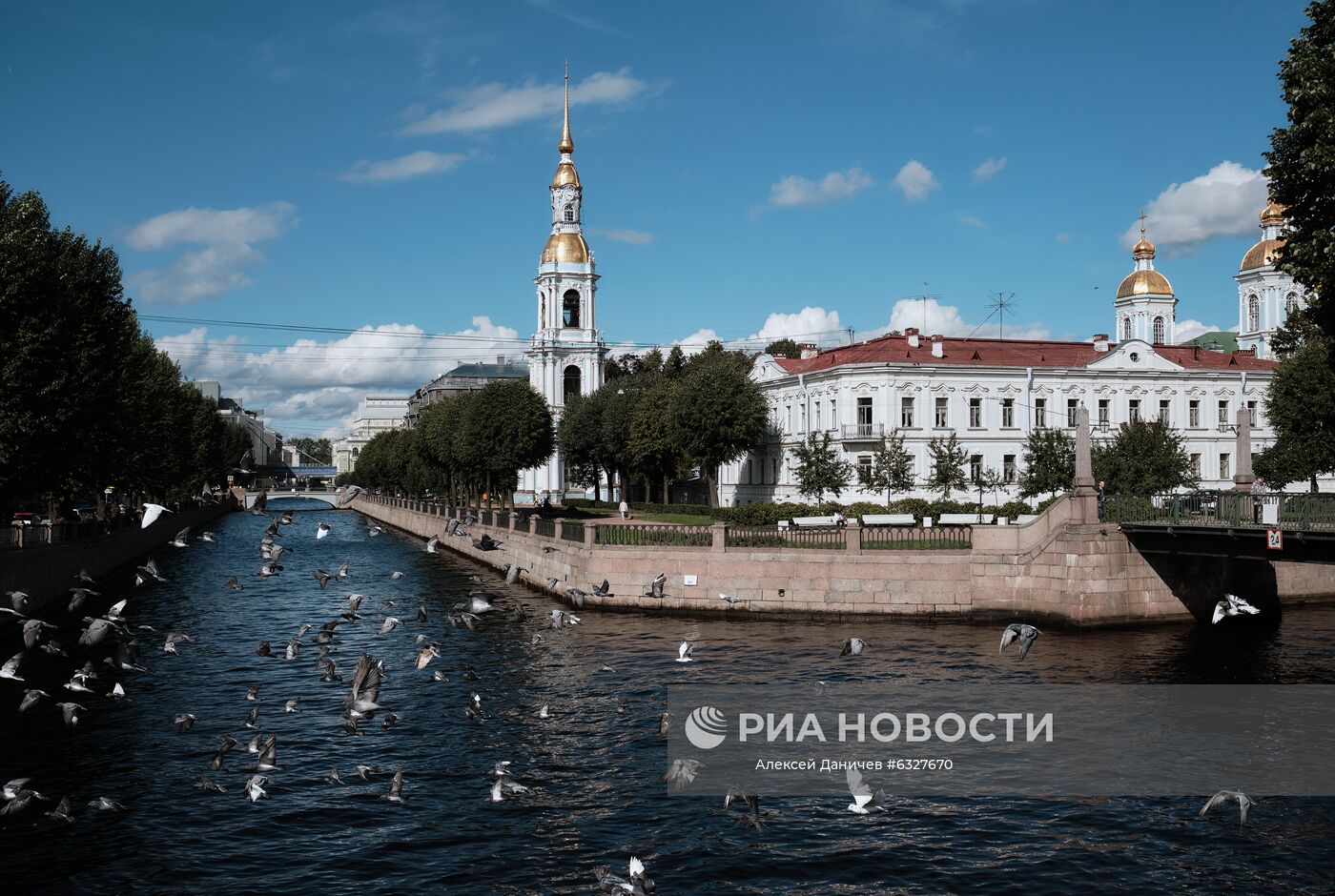 Пересечение канала Грибоедова и Крюкова канала у Николо-Богоявленского Морского собора в Санкт-Петербурге. Место: Россия, Санкт-Петербург. Автор: Алексей Даничев/РИА Новости. Города России. Санкт-Петербург