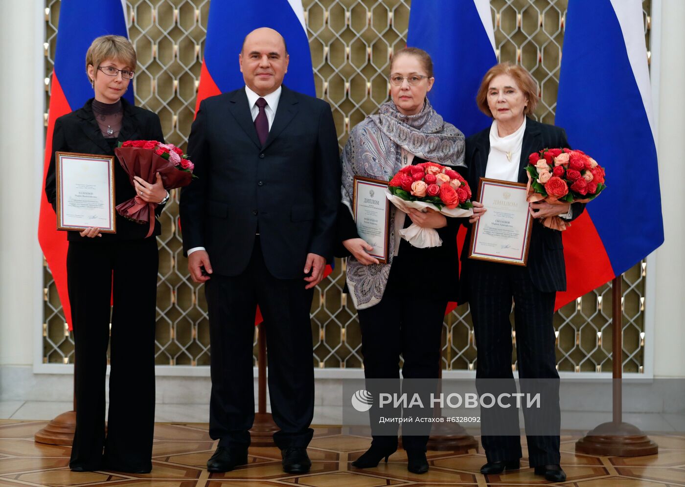 Премьер-министр РФ М. Мишустин вручил премии правительства РФ 2019 г. в области культуры