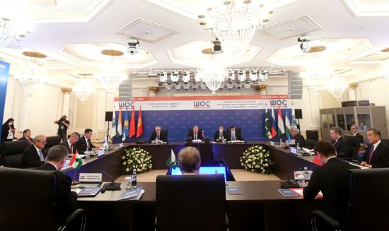 Заседание Совета министров иностранных дел государств-членов ШОС. День второй