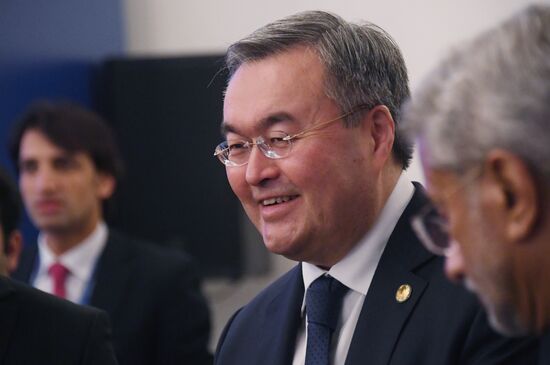 Заседание Совета министров иностранных дел государств-членов ШОС. День второй