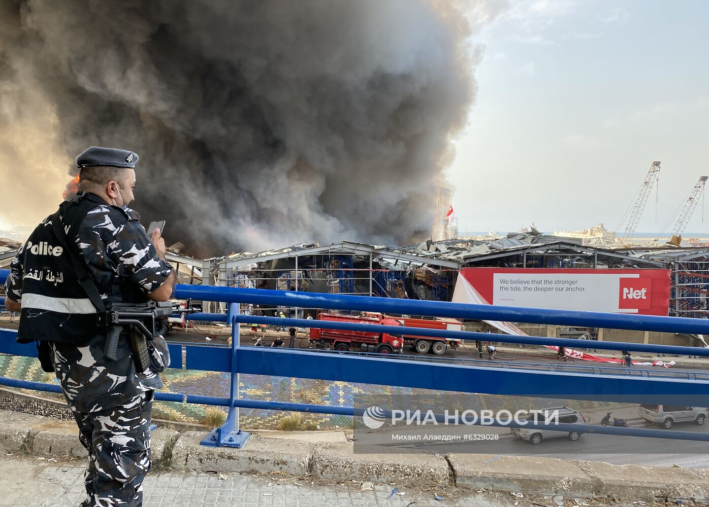 Сильный пожар произошел в порту Бейрута