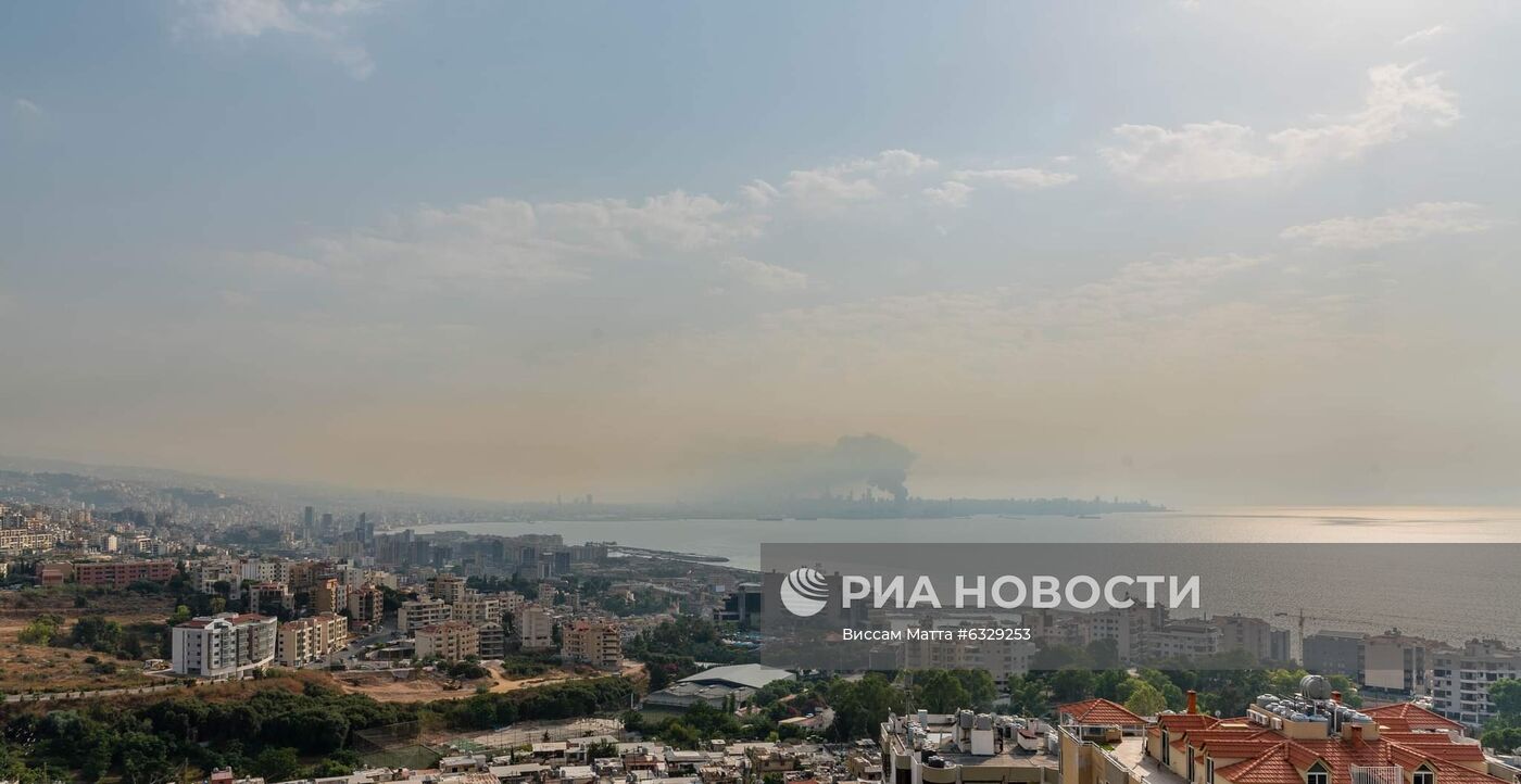 Сильный пожар произошел в порту Бейрута