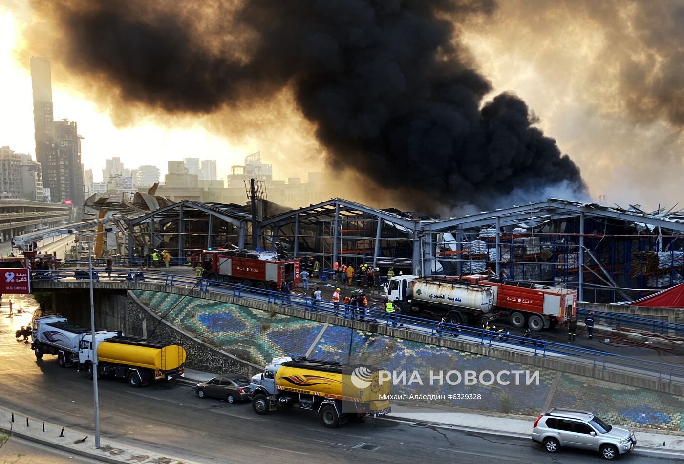 Сильный пожар произошел в порту Бейрута