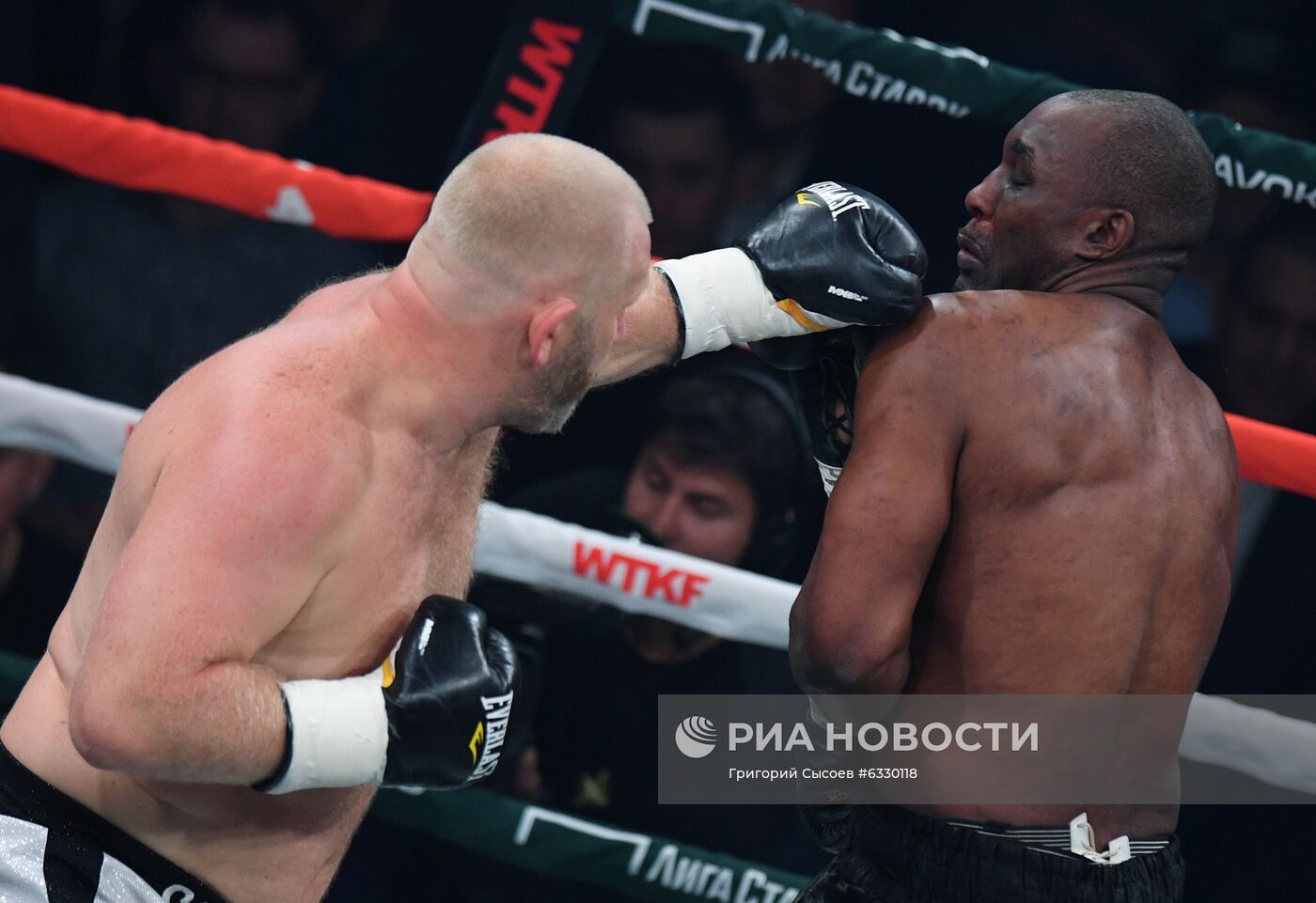 Бокс. Бой Ф. Чудинова и У. Садика